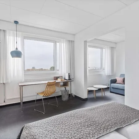Western Airport 3* København
