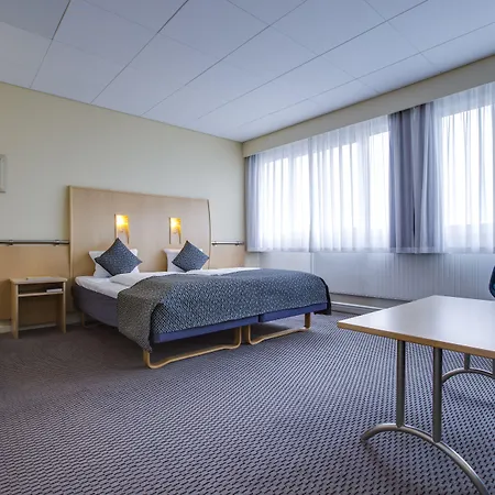 Western Airport 酒店