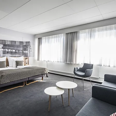 Western Airport 酒店