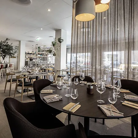 Western Airport 酒店