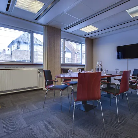 Western Airport 酒店 3*