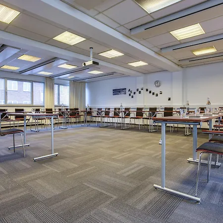 Western Airport 酒店