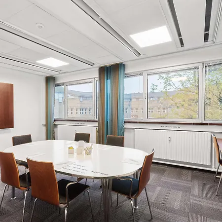 Western Airport 酒店 3*