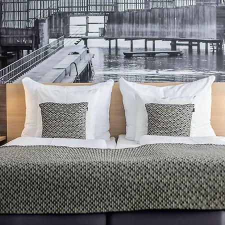 Western Airport 酒店